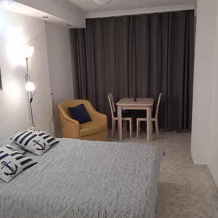 Apartment Budget Beachside Sleeps 2 Basic No-frills Just Steps From The