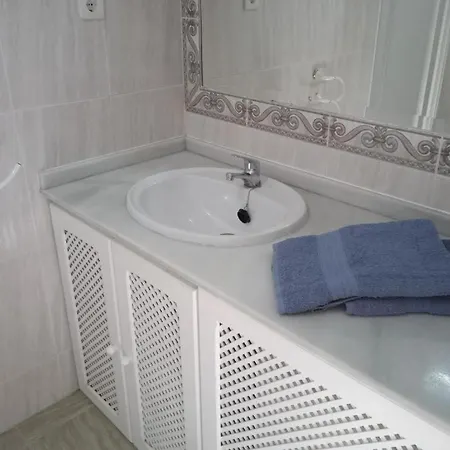 Apartment Budget Beachside Sleeps 2 Basic No-frills Just Steps From The