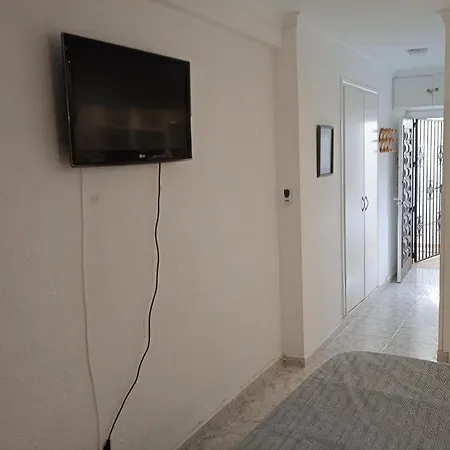 Budget Beachside Sleeps 2 Basic No-frills Just Steps From The Benalmadena
